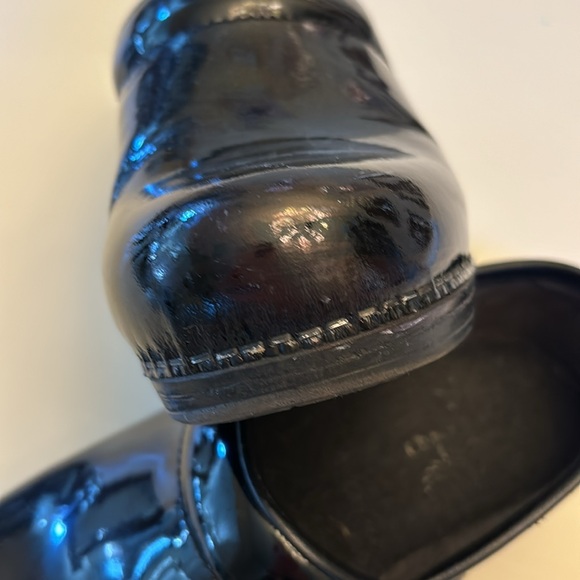 Dansko black patent leather clogs- in good condition size 37 - Picture 3 of 8